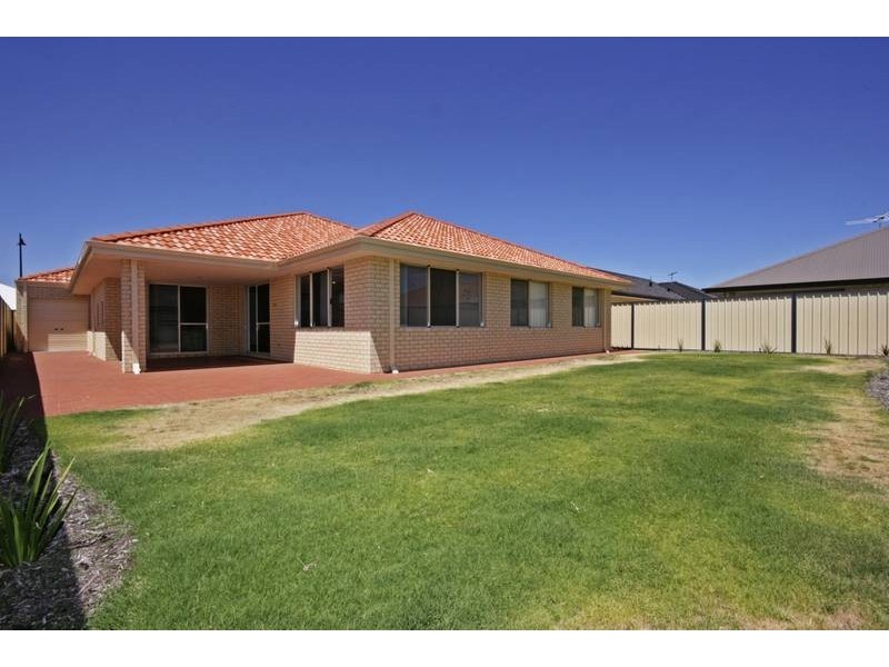 29 St Joseph Fairway, Success WA 6164