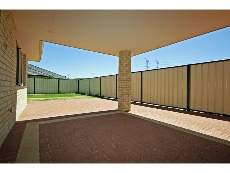 29 St Joseph Fairway, Success WA 6164
