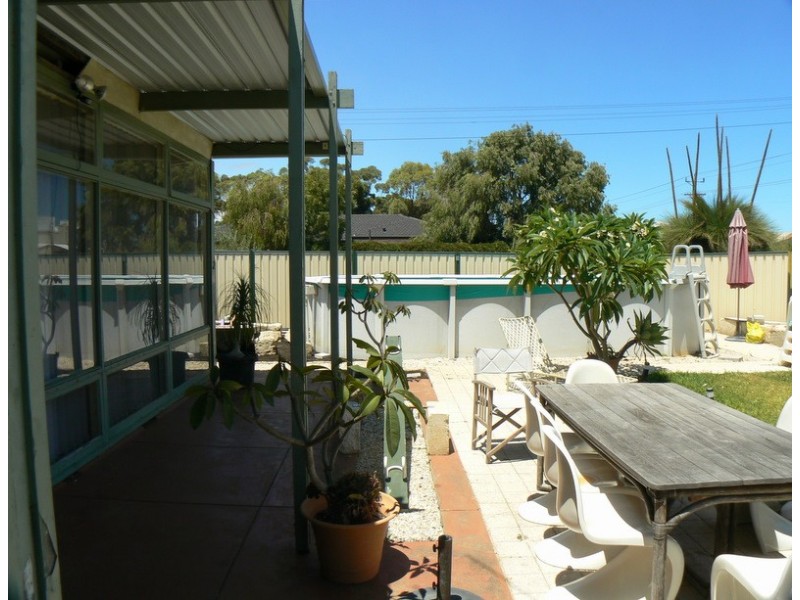 2 Todd Street, Spearwood WA 6163