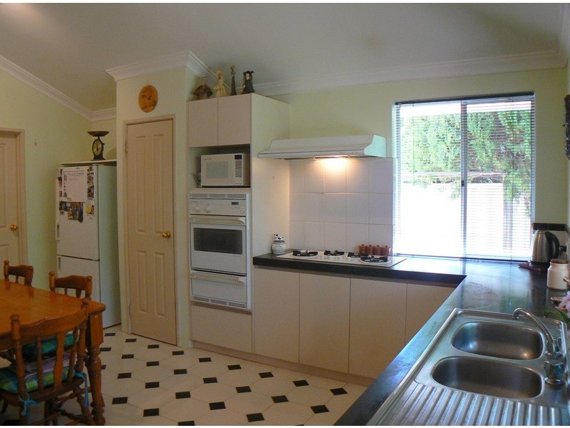 9 Kiesey Street, Coogee WA 6166