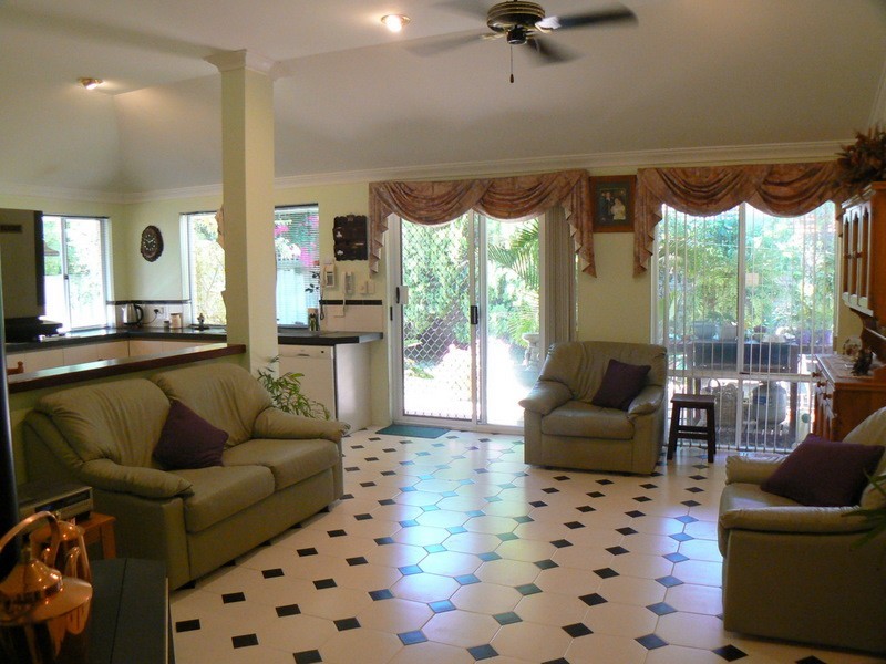 9 Kiesey Street, Coogee WA 6166