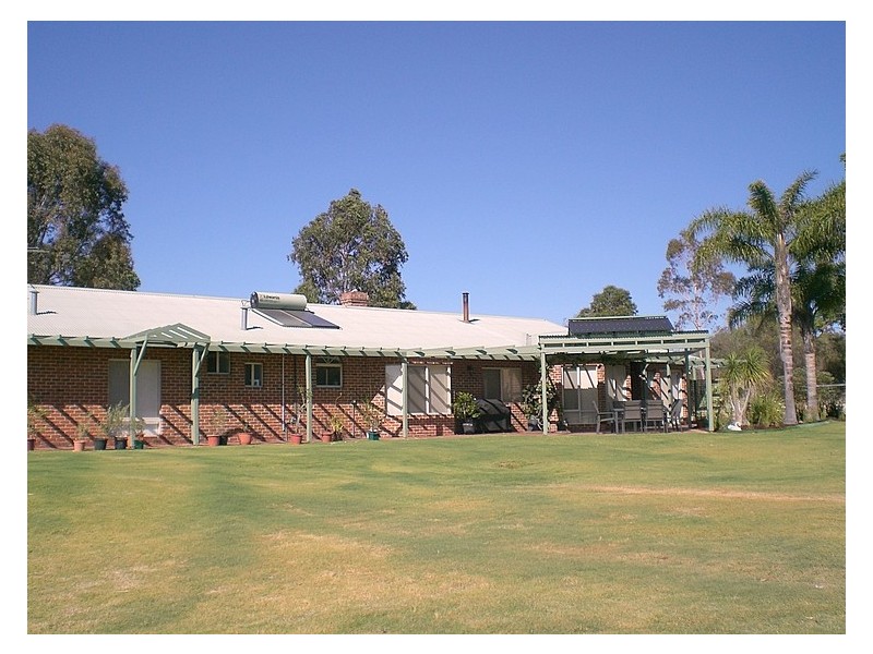 47 Leslie Road, Wandi WA 6167