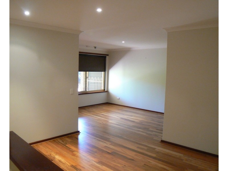 14 Fairmount Close, Bibra Lake WA 6163