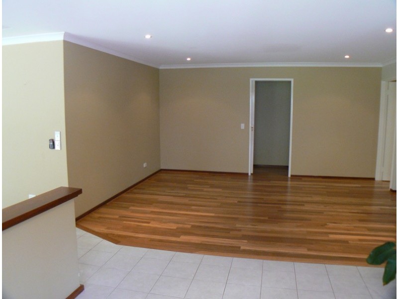 14 Fairmount Close, Bibra Lake WA 6163