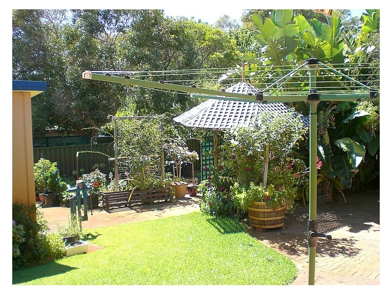 2 Batten Street, Coolbellup WA 6163