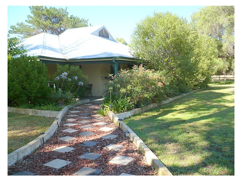 240 DE HAER ROAD, Wandi WA 6167