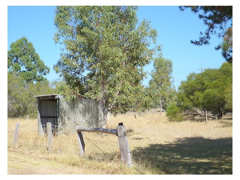 240 DE HAER ROAD, Wandi WA 6167