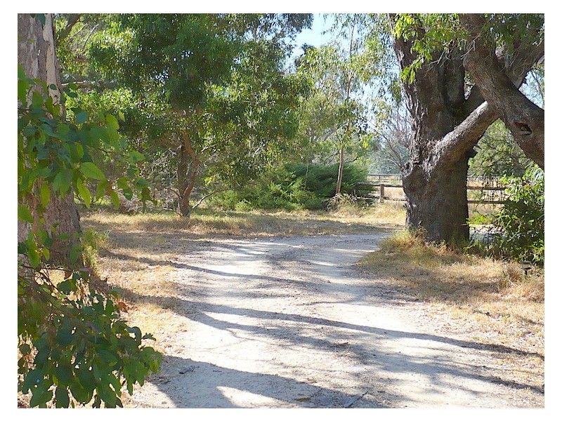 240 DE HAER ROAD, Wandi WA 6167