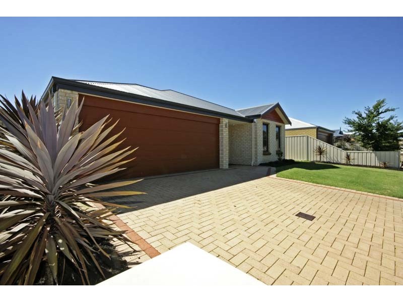 23 Murrumbidgee Drive, Hammond Park WA 6164