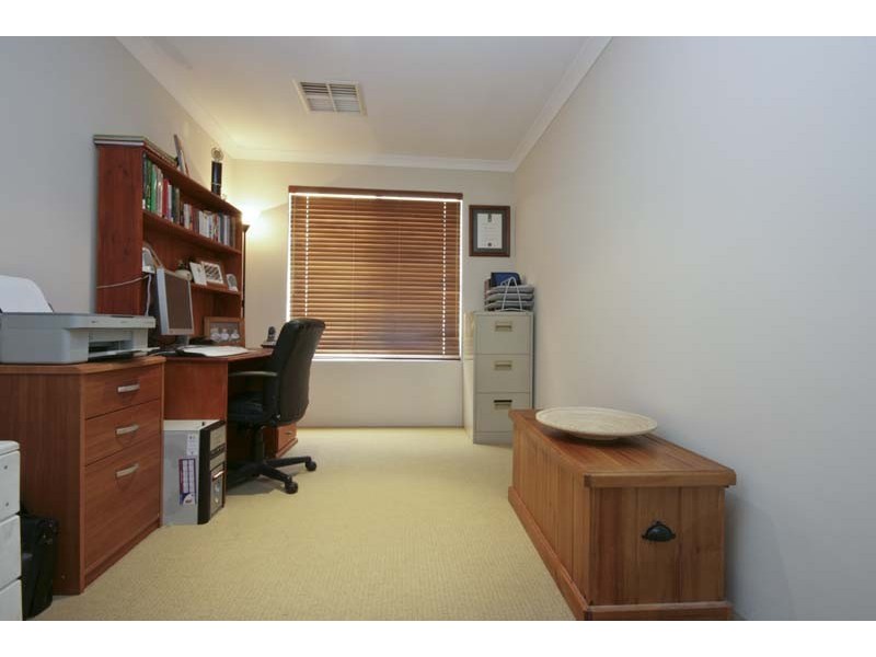 23 Murrumbidgee Drive, Hammond Park WA 6164