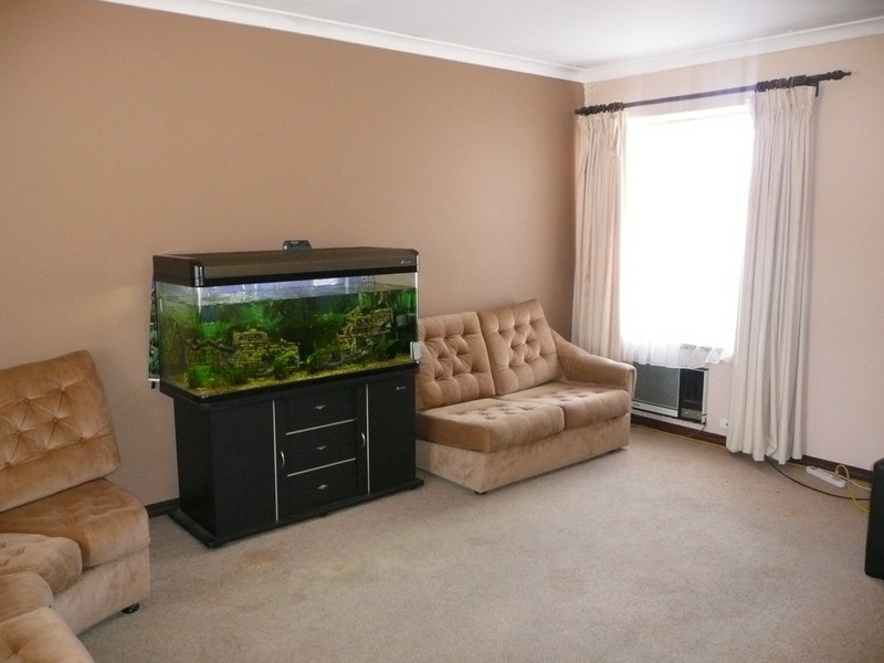 1 Tinaroo Court, South Lake WA 6164