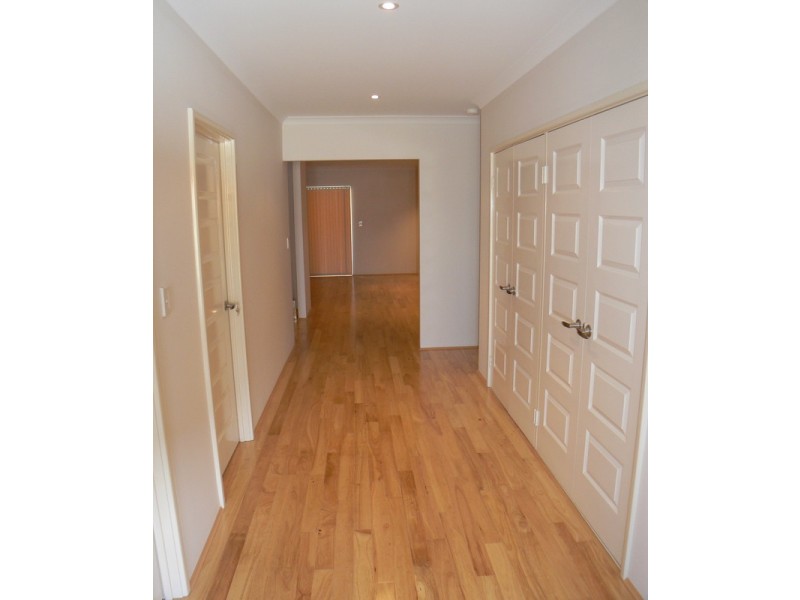 7 Sunflower Road, Success WA 6164