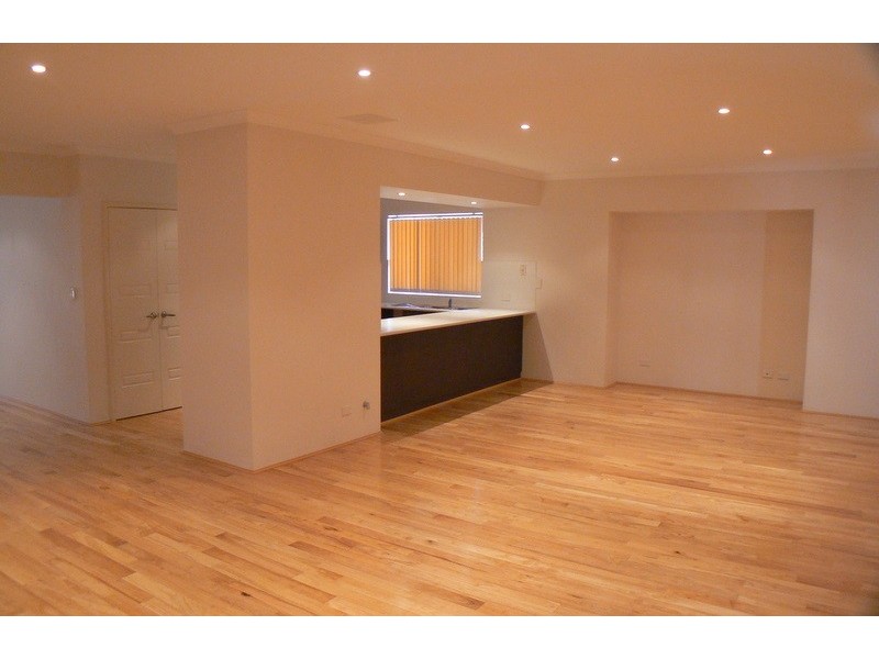 7 Sunflower Road, Success WA 6164