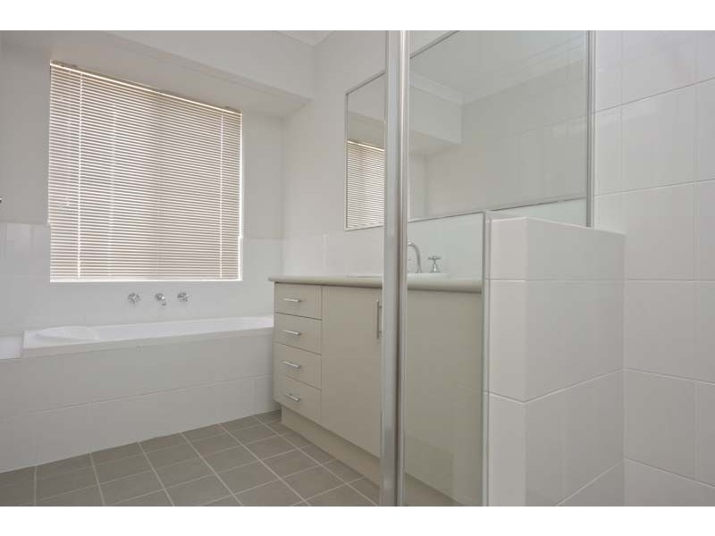 7 Sunflower Road, Success WA 6164