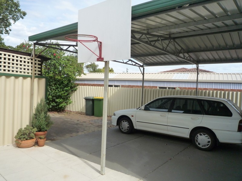 135 Plover Drive, Yangebup WA 6164