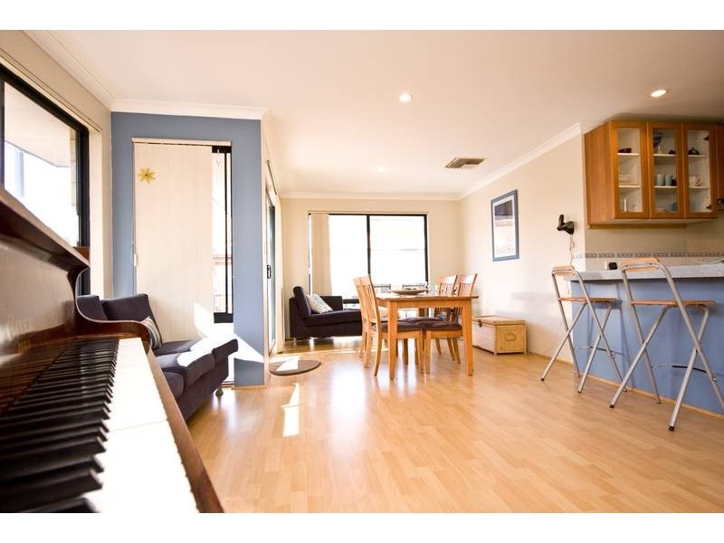 2 Beroona Way, South Lake WA 6164