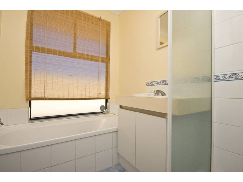 2 Beroona Way, South Lake WA 6164