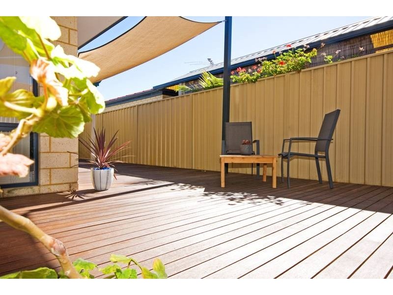 2 Beroona Way, South Lake WA 6164