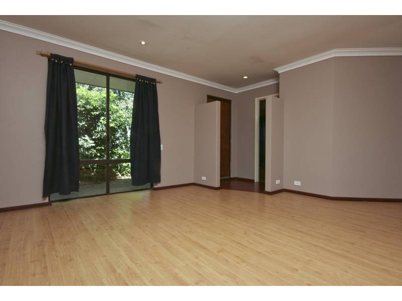 6 Beech Court, South Lake WA 6164