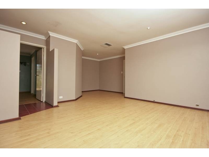 6 Beech Court, South Lake WA 6164