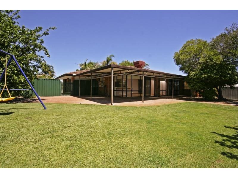 6 Beech Court, South Lake WA 6164