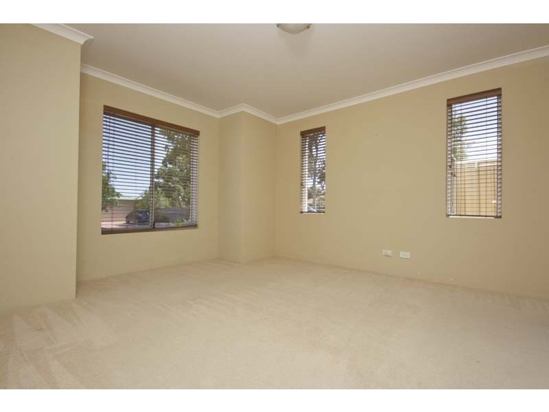 1/25 Ellesmere Circuit, Success WA 6164