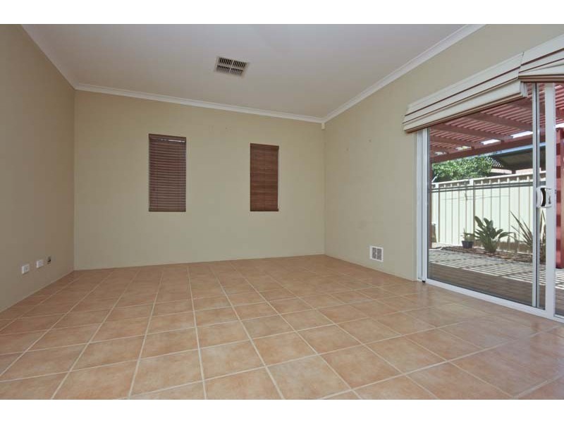 1/25 Ellesmere Circuit, Success WA 6164