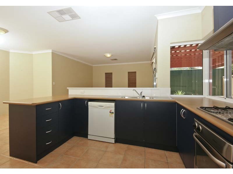 1/25 Ellesmere Circuit, Success WA 6164