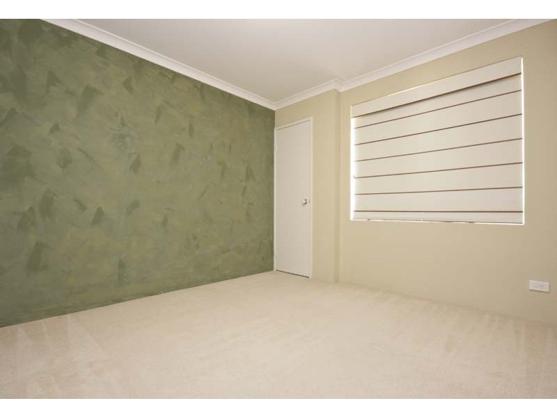 1/25 Ellesmere Circuit, Success WA 6164