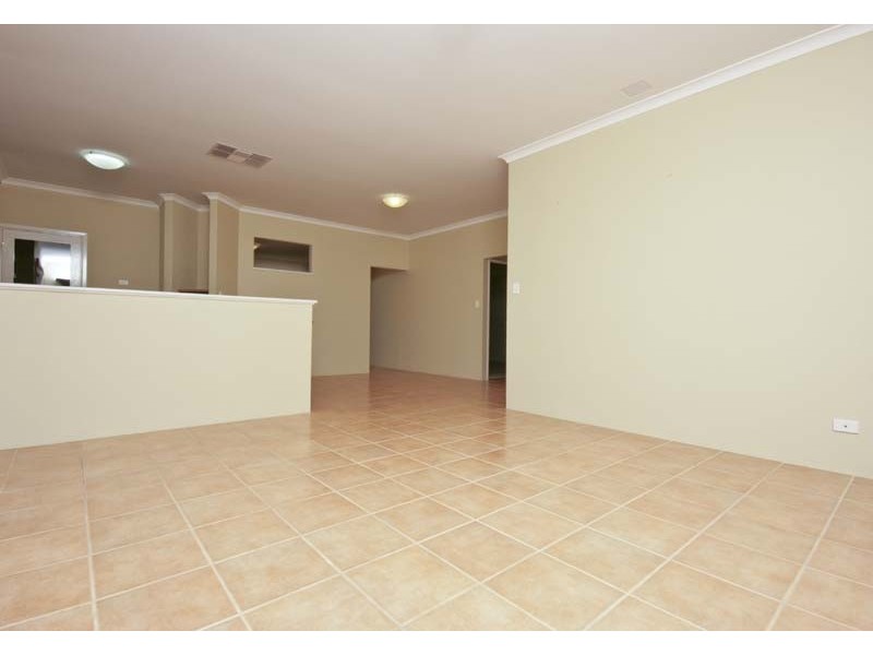 1/25 Ellesmere Circuit, Success WA 6164