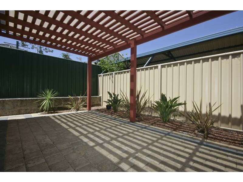 1/25 Ellesmere Circuit, Success WA 6164
