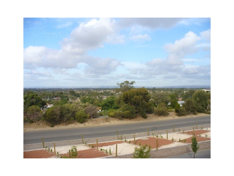 4/15 Giudice Way, Yangebup WA 6164