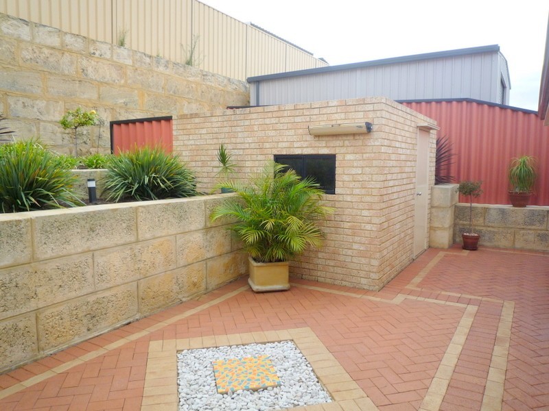 16 Carrello Circuit, Coogee WA 6166