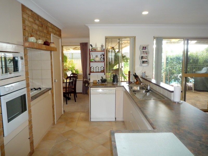 9 Hamlet Court, Bibra Lake WA 6163