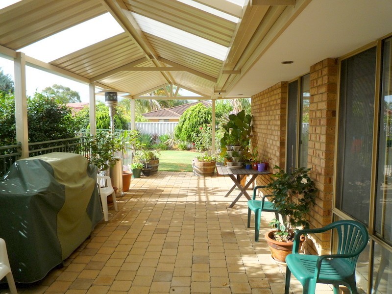9 Hamlet Court, Bibra Lake WA 6163