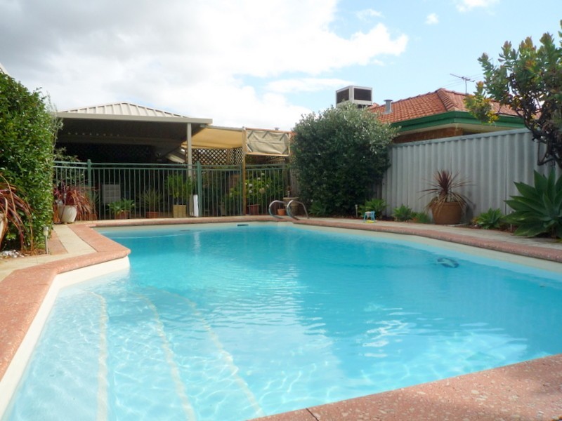 9 Hamlet Court, Bibra Lake WA 6163