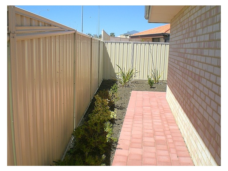 2/4 Coppito Circle, Beeliar WA 6164