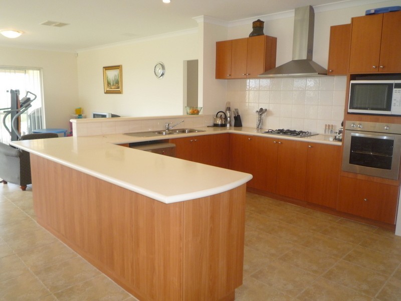 68 Birkett Avenue, Beeliar WA 6164