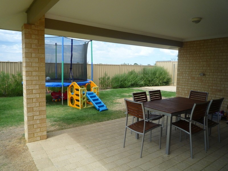 68 Birkett Avenue, Beeliar WA 6164