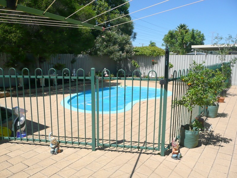 11 Waterside Place, South Lake WA 6164