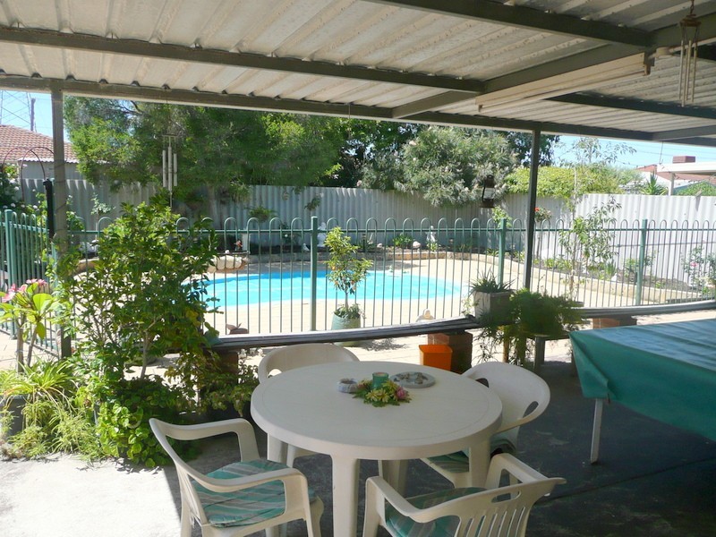 11 Waterside Place, South Lake WA 6164