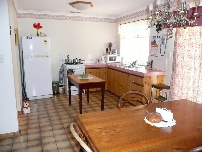 11 Waterside Place, South Lake WA 6164
