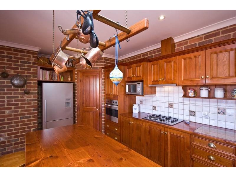 9 Orsulich Loop, Spearwood WA 6163
