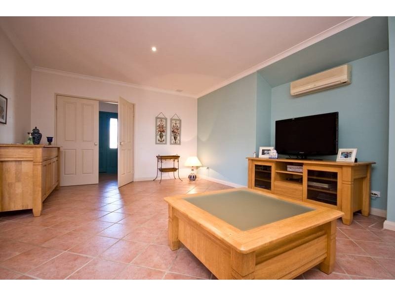 9 Orsulich Loop, Spearwood WA 6163