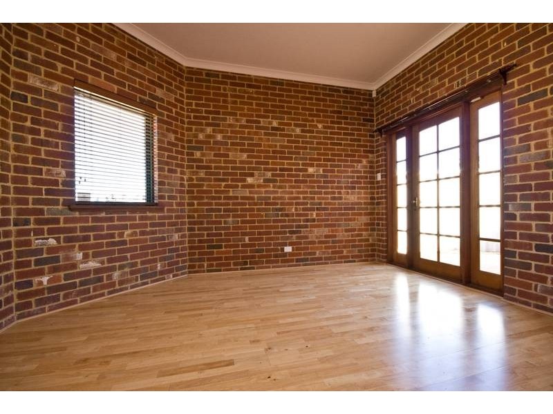 9 Orsulich Loop, Spearwood WA 6163