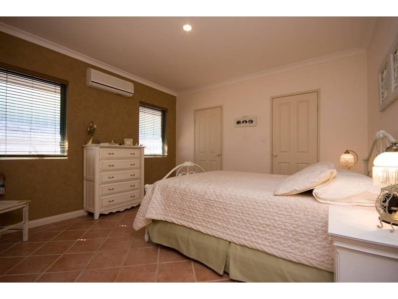9 Orsulich Loop, Spearwood WA 6163
