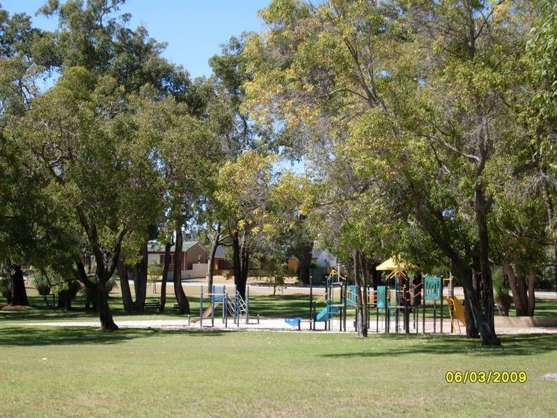 8/15 Rosalind Way, Coolbellup WA 6163