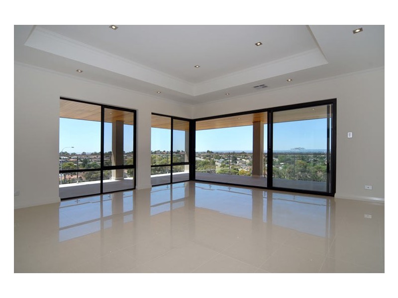 13 Tindal Avenue, Yangebup WA 6164