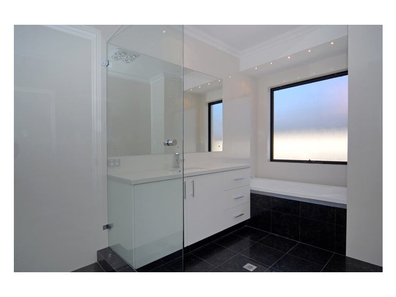 13 Tindal Avenue, Yangebup WA 6164