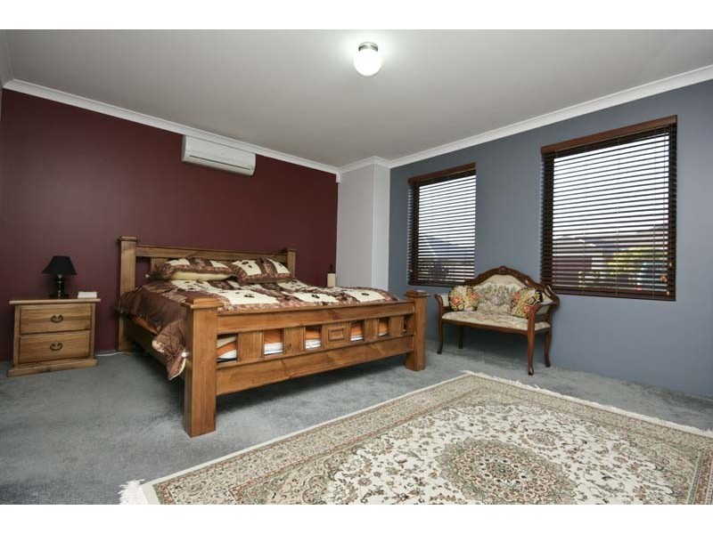 4 Leichhardt Crossing, Hammond Park WA 6164